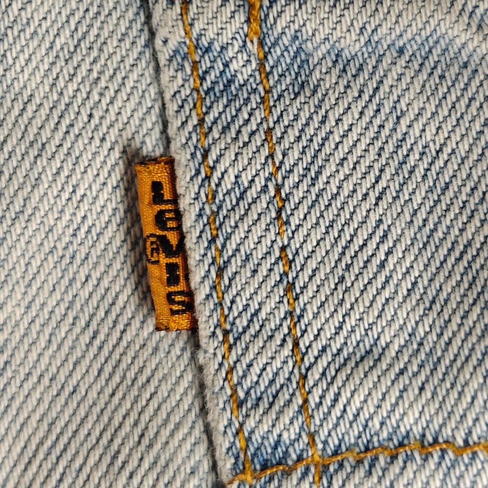 Vintage Levis Orange Tab USA 950 Relaxed Fit Short Women 9 Light Wash Denim 28 W